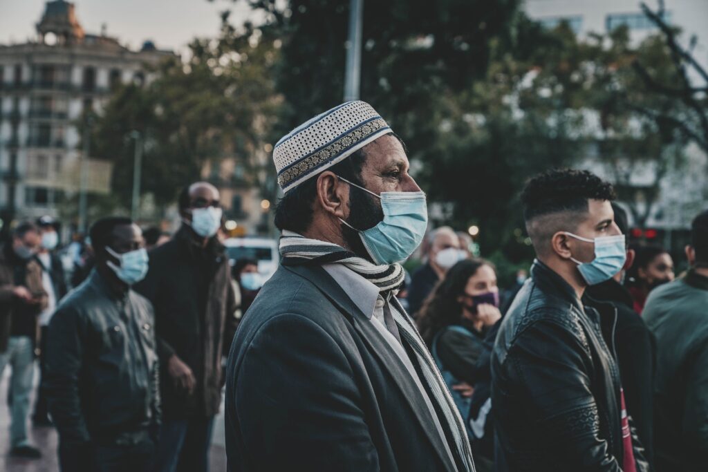 Allontanamento del cittadino straniero dall’Italia per motivi di pubblica sicurezza. Accolta la richiesta di sospensione del provvedimento