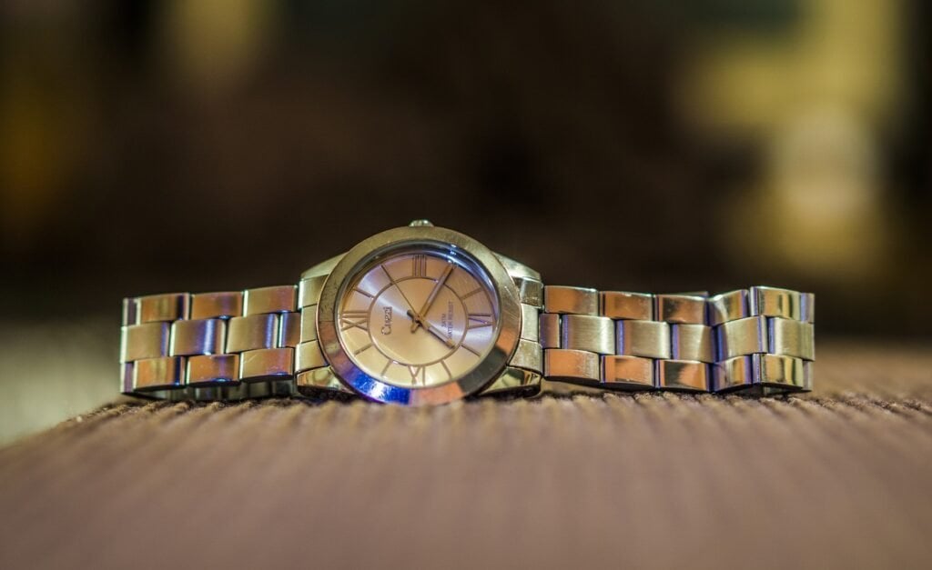 Arresto per rapina aggravata di un orologio d’oro: scarcerazione per assistito del nostro studio legale.