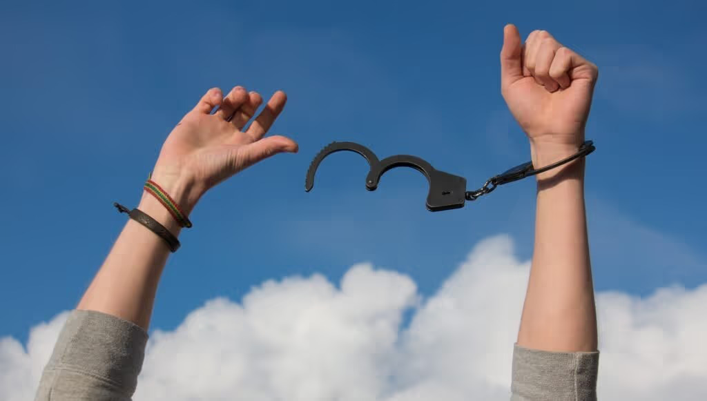 Condanna in contumacia: scarcerazione dopo mandato di arresto europeo